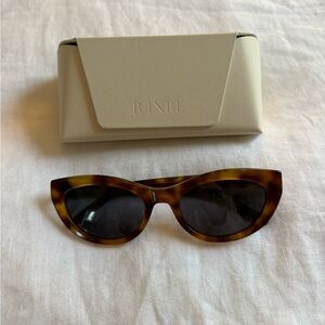 Banbe the Estella in Hazel Tort & Ink Sunglasses